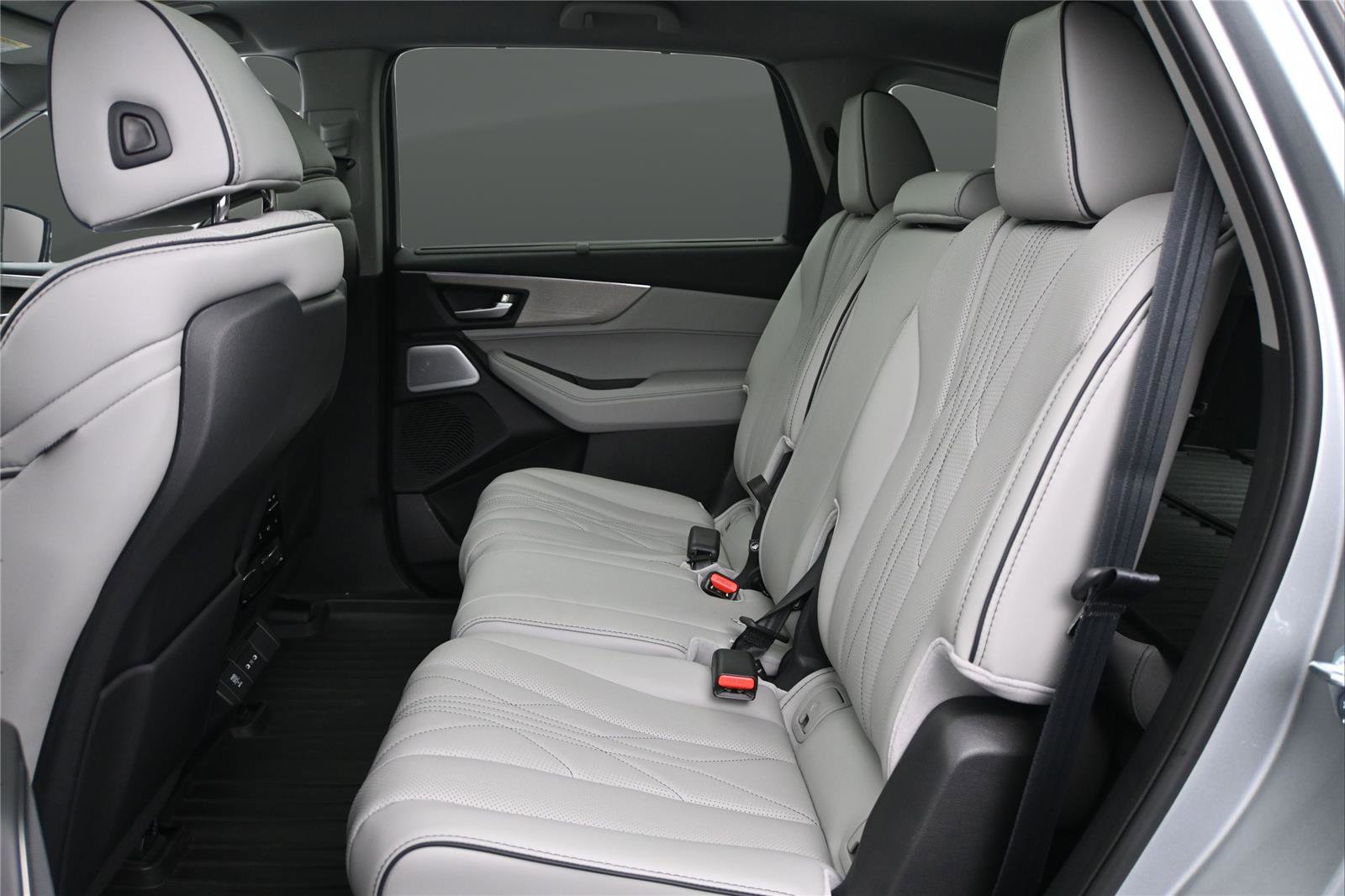Certified 2026 Acura MDX SH-AWD w/ Advance Package image 9