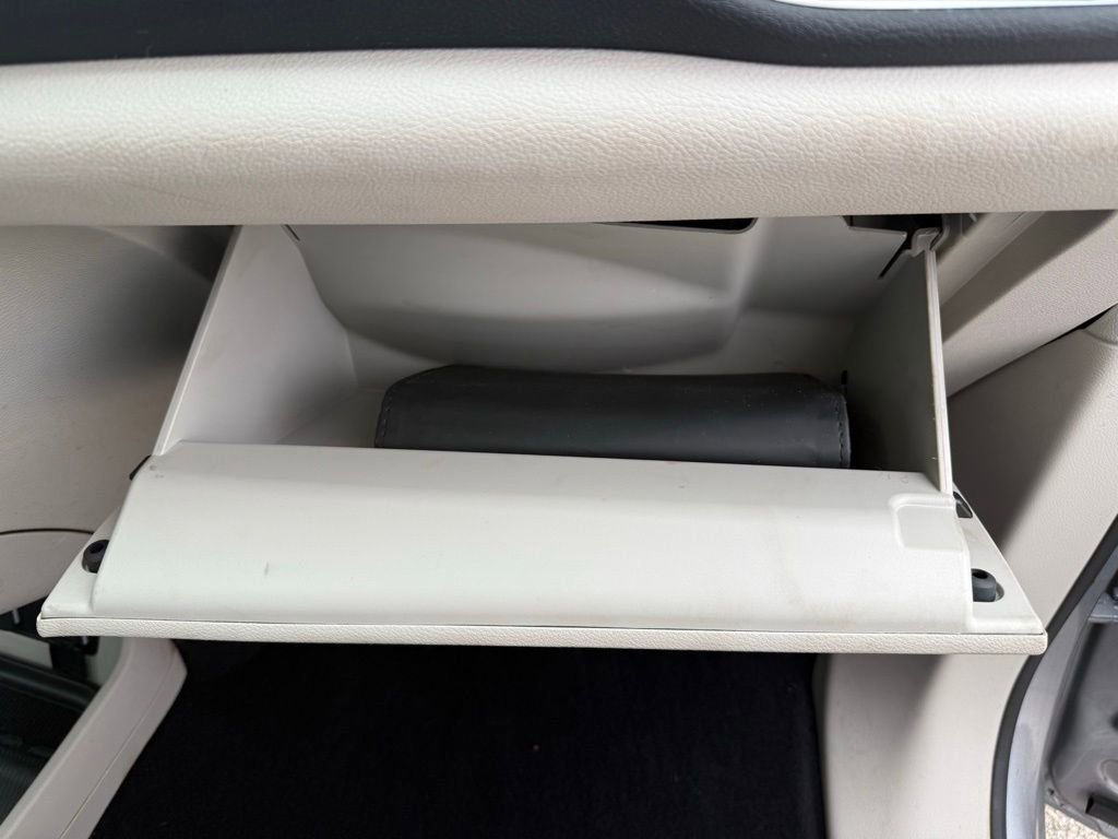 Used 2019 Chrysler Pacifica Limited w/ Advanced Safetytec Group FWD image 27