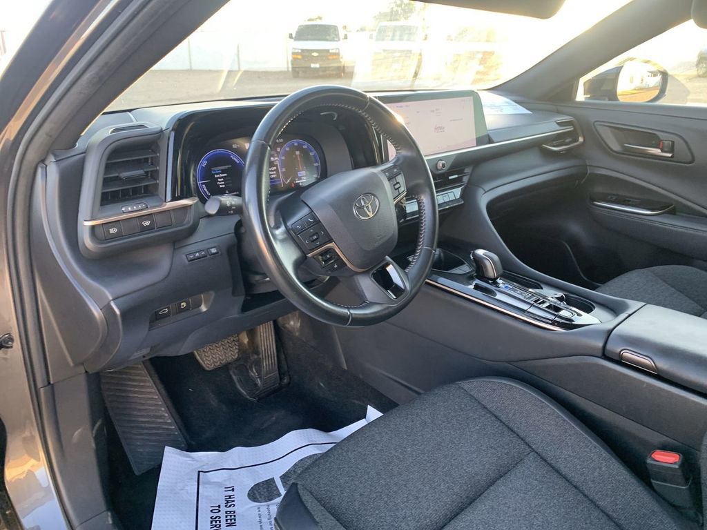 Used 2024 Toyota Crown AWD/4WD image 6