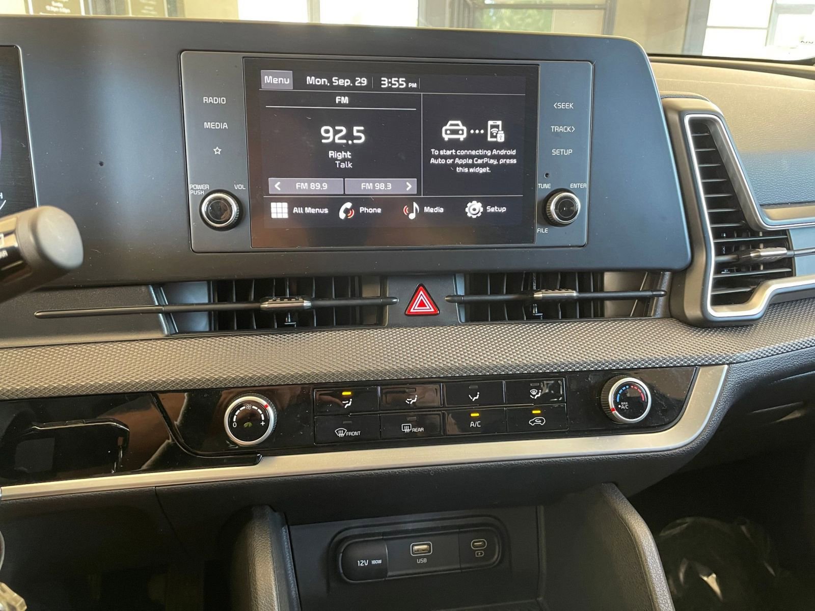 Used 2025 Kia Sportage LX image 21