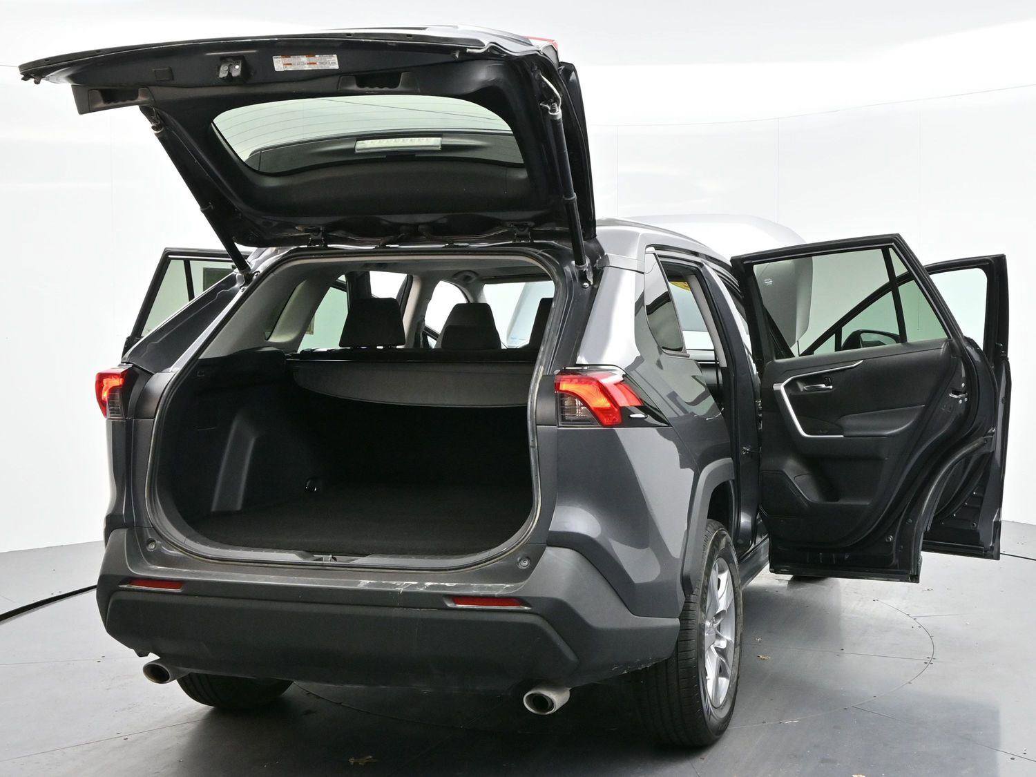 Used 2022 Toyota RAV4 XLE w/ Convenience Package image 47