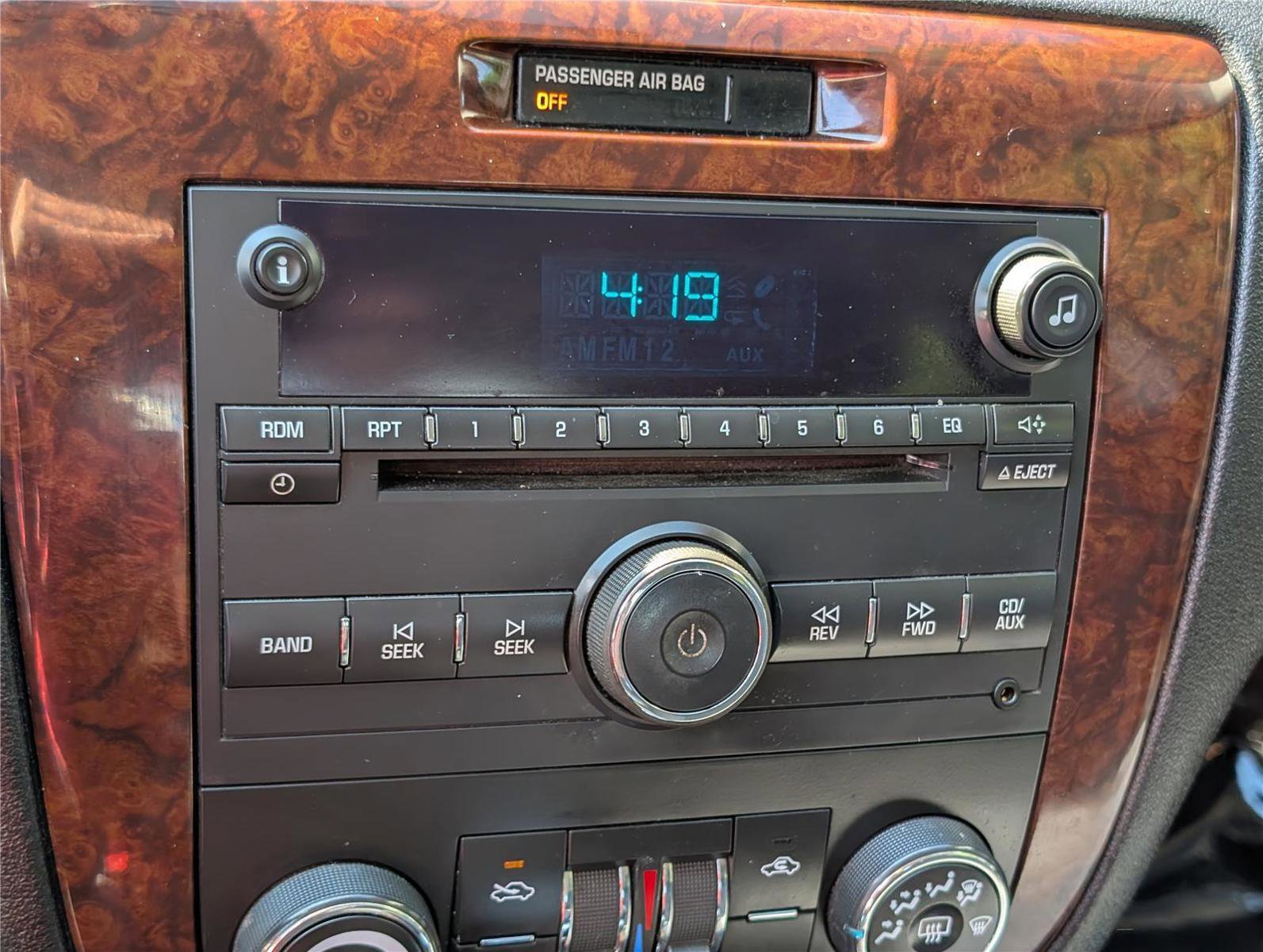 Used 2011 Chevrolet Impala LT FWD image 23