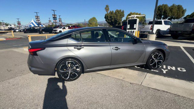 Used 2023 Nissan Altima 2.5 SR image 9