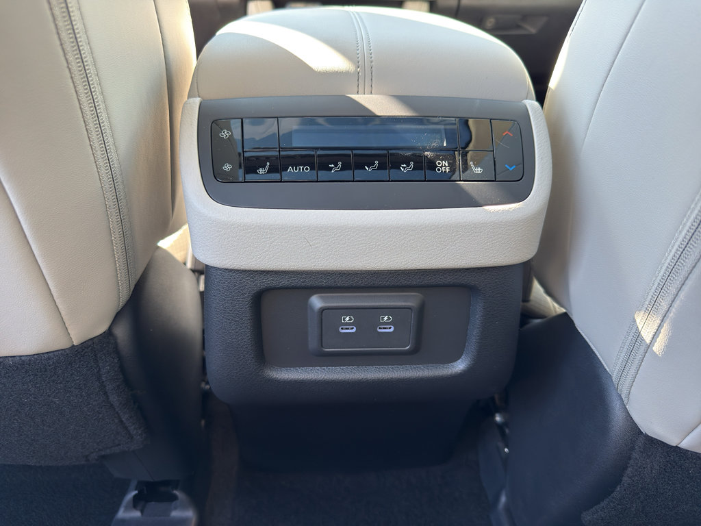 New 2026 Nissan Pathfinder SL AWD/4WD image 32