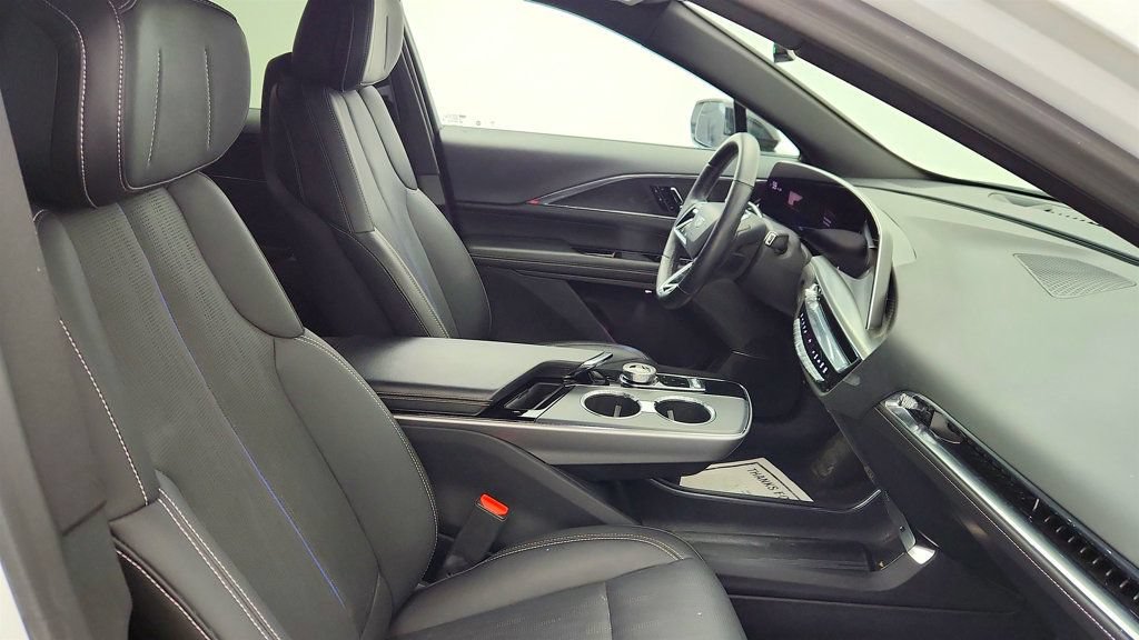 Used 2024 Cadillac Lyriq Sport AWD/4WD image 23