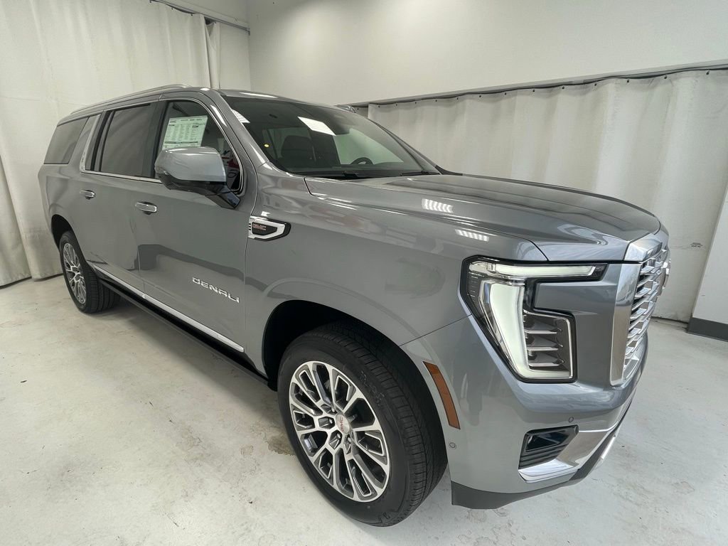 New 2026 GMC Yukon XL Denali w/ Sun & Power Step Package AWD/4WD image 3
