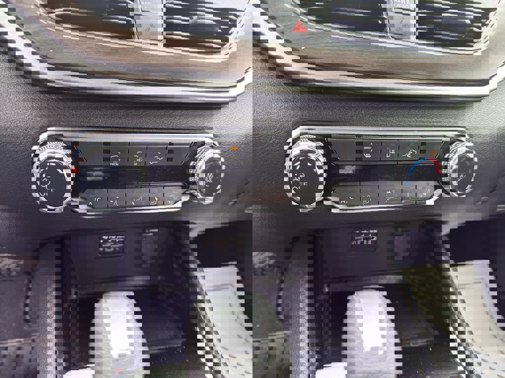 Used 2024 Nissan Altima 2.5 SV image 16