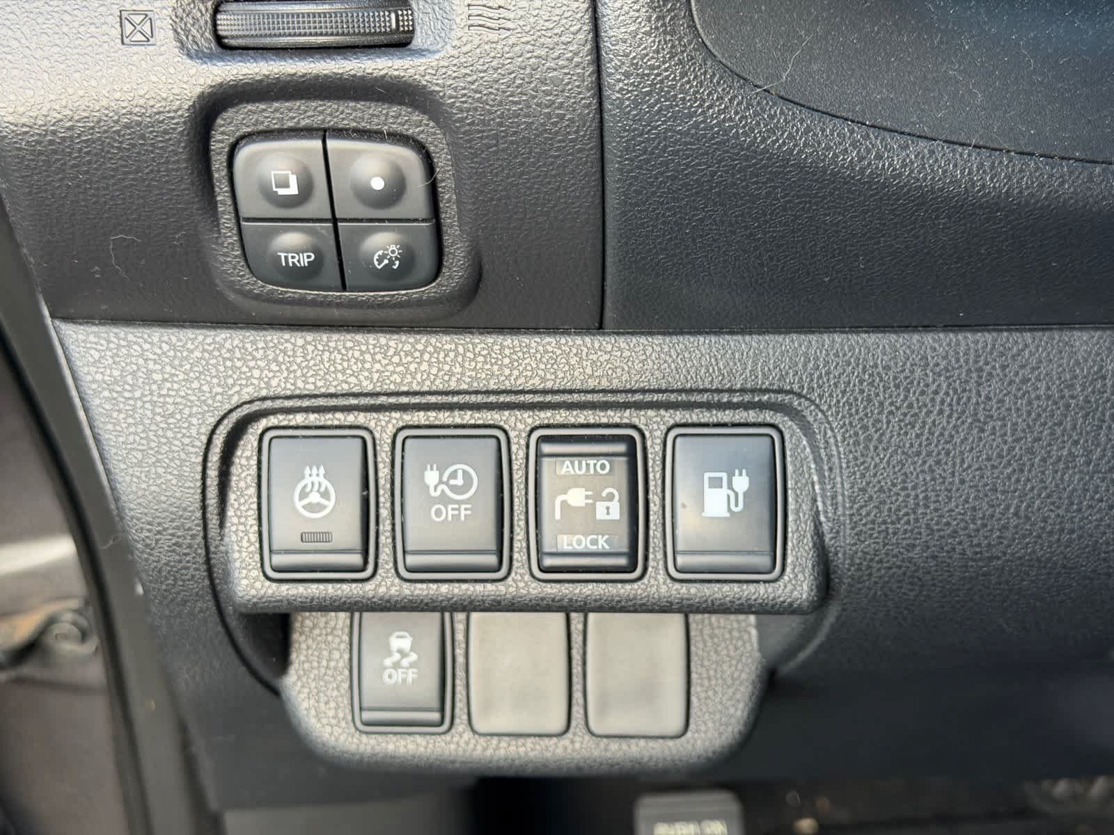 Used 2015 Nissan Leaf SL FWD image 13