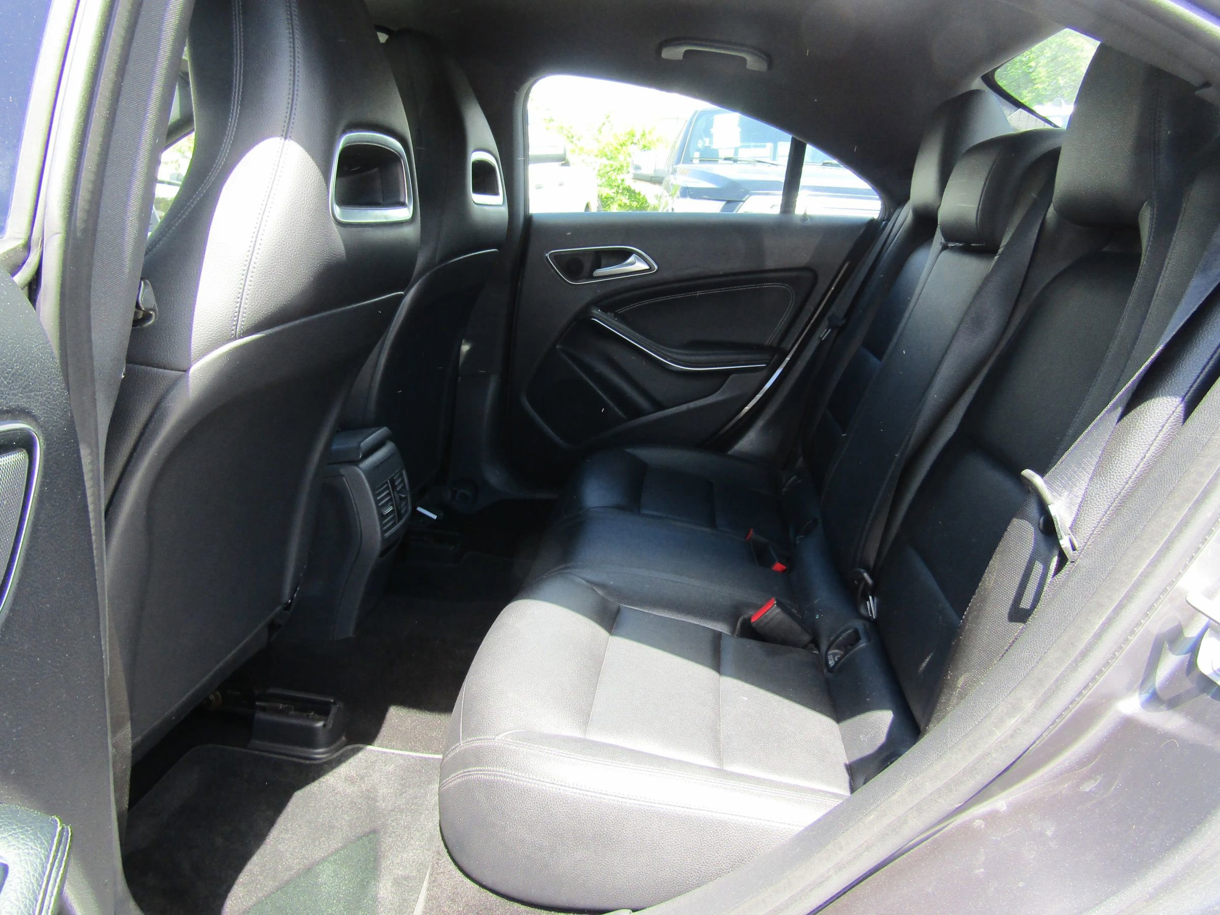 Used 2014 Mercedes-Benz CLA 250 image 12