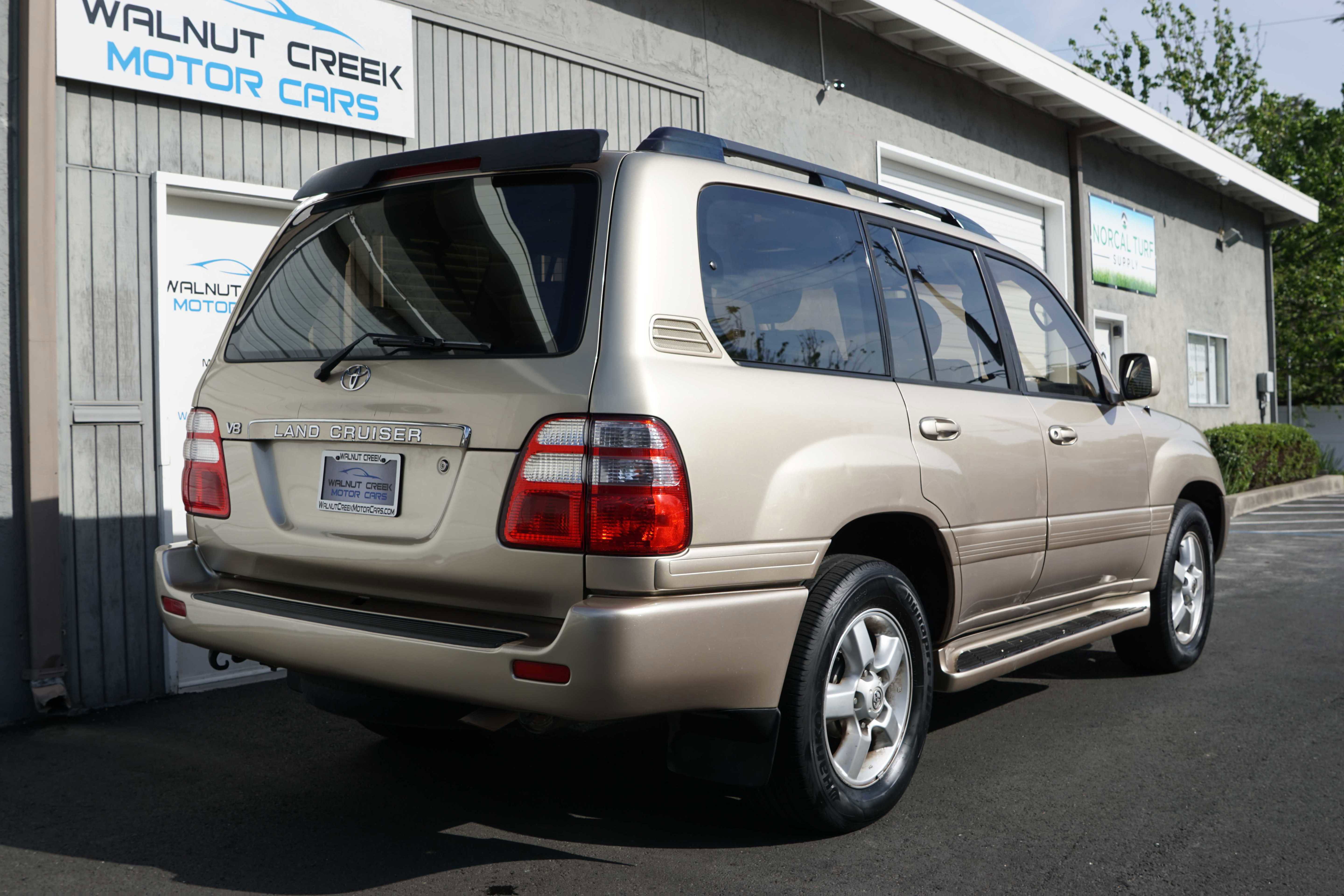 Used 2003 Toyota Land Cruiser image 24