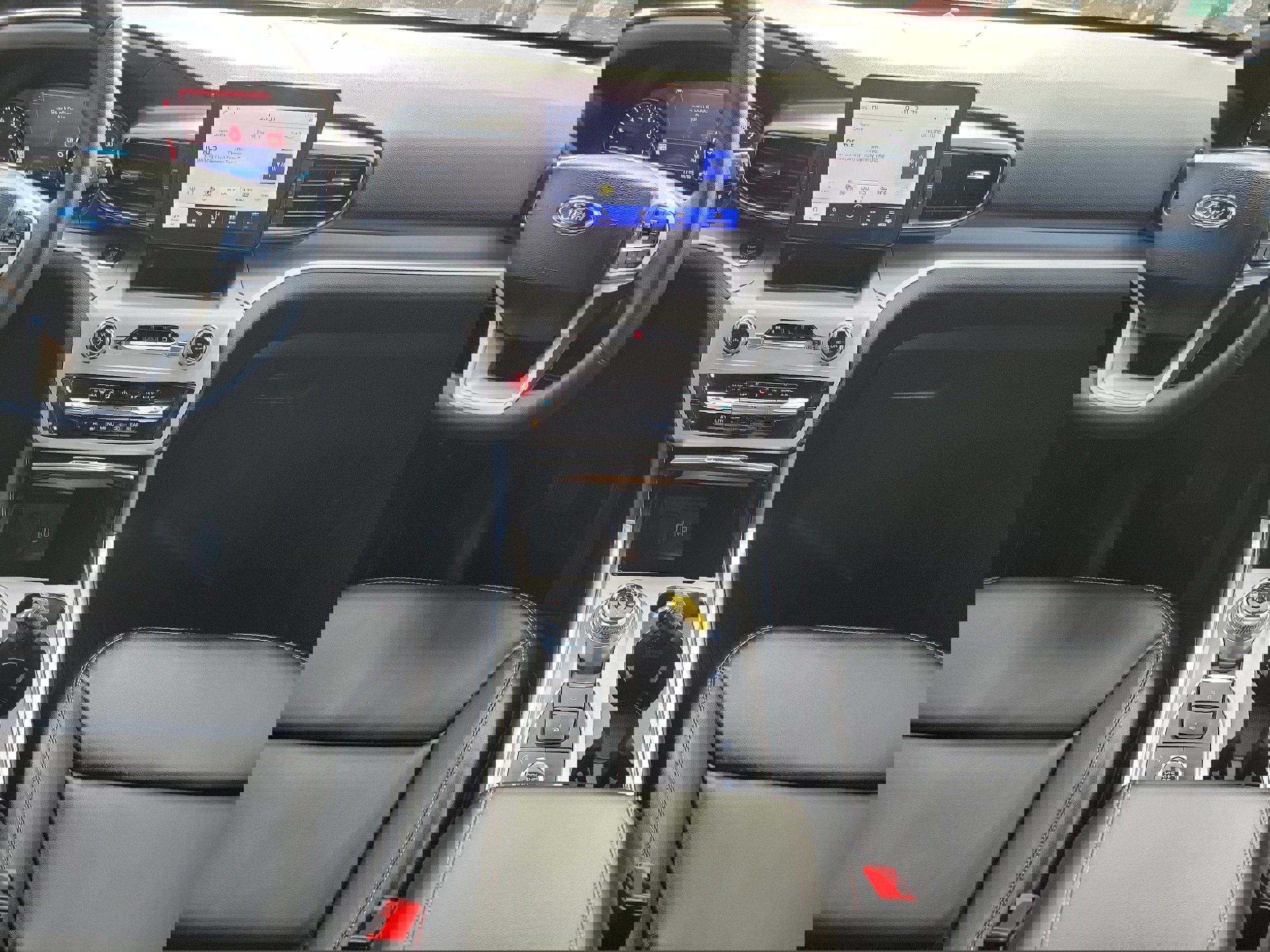 Used 2023 Ford Explorer XLT w/ Equipment Group 202A image 15