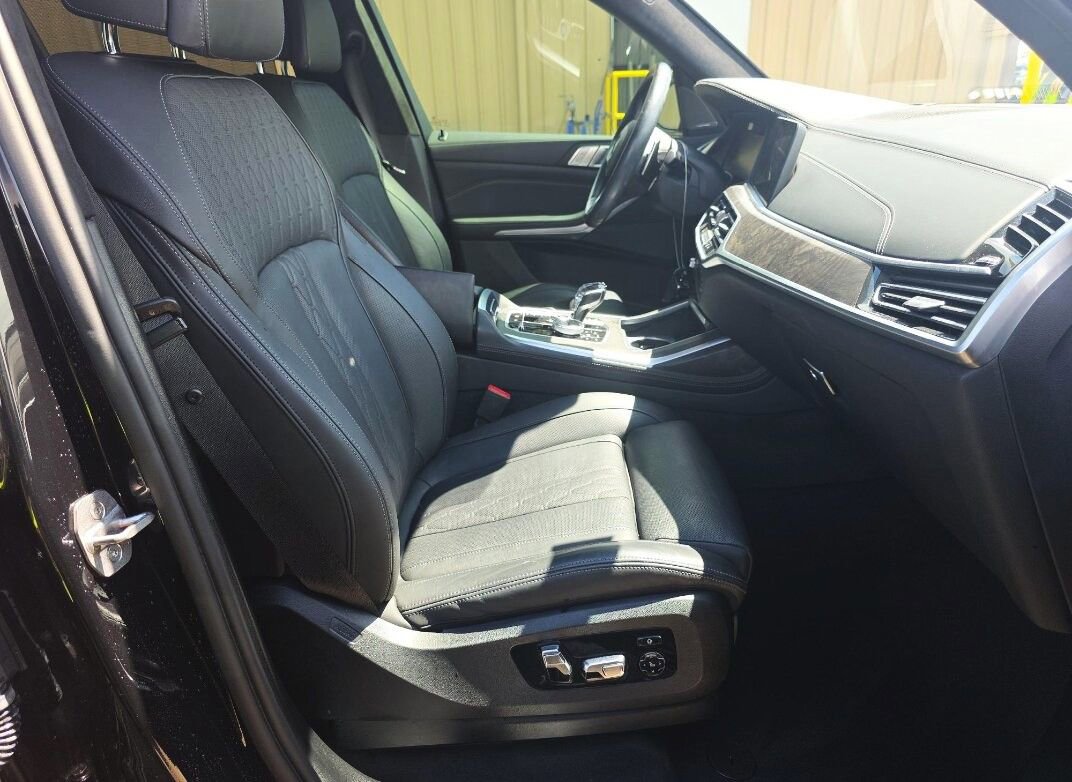 Used 2022 BMW X7 M50i w/ Dynamic Handling Package image 6