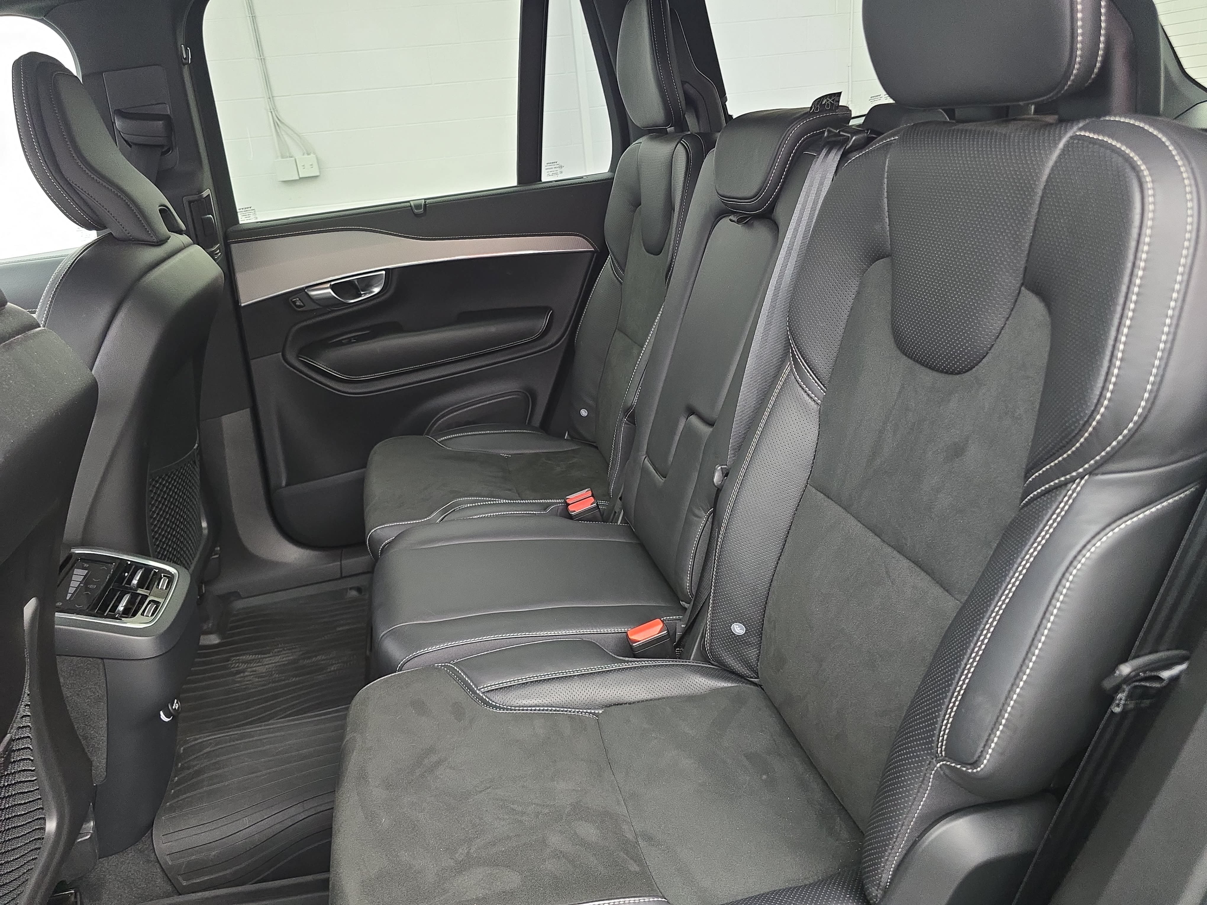 Used 2019 Volvo XC90 T6 R-Design w/ Advanced Package AWD/4WD image 18