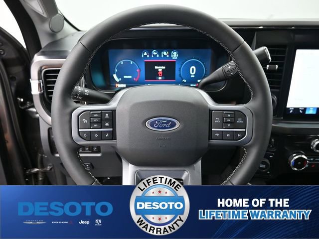 New 2026 Ford F250 Lariat w/ Black Appearance Package image 31