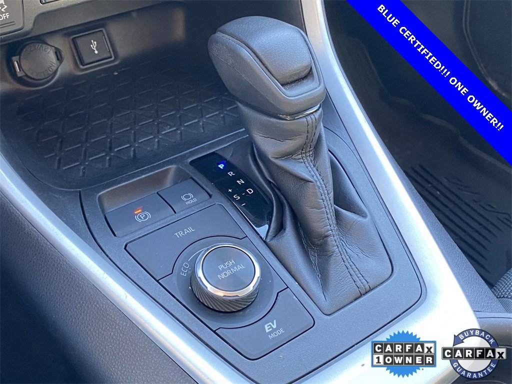 Used 2021 Toyota RAV4 LE image 28