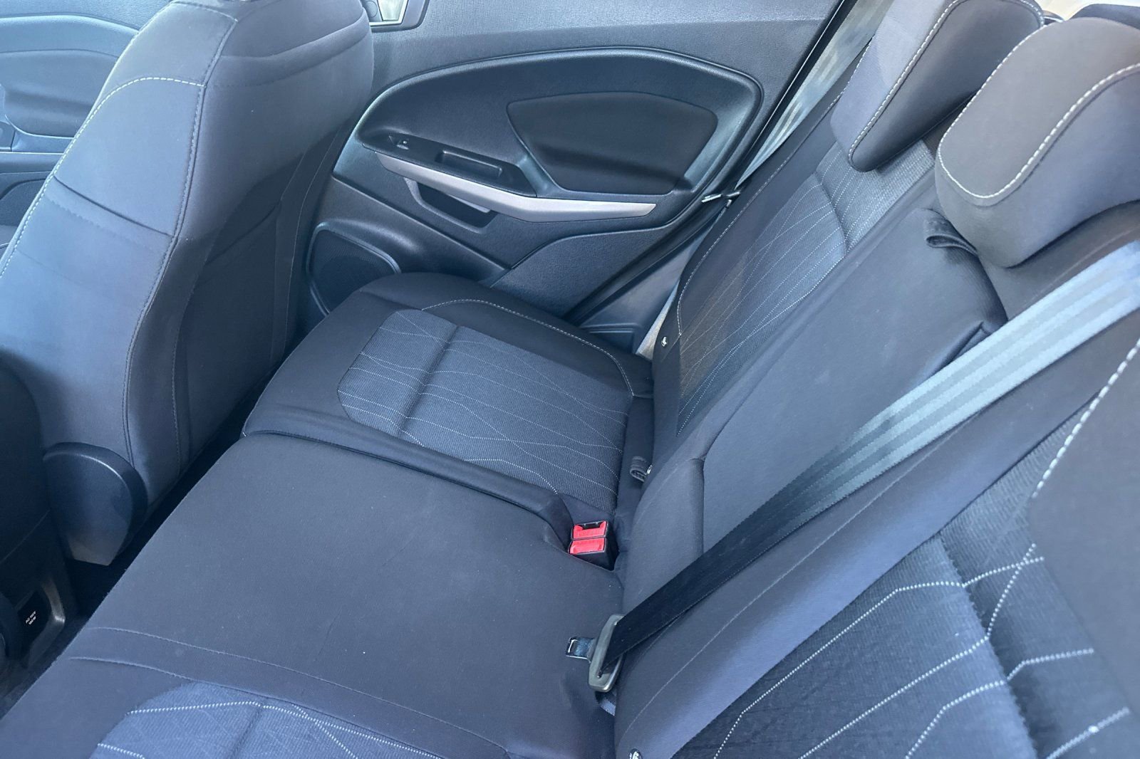 Used 2022 Ford EcoSport SE w/ SE Convenience Package image 12