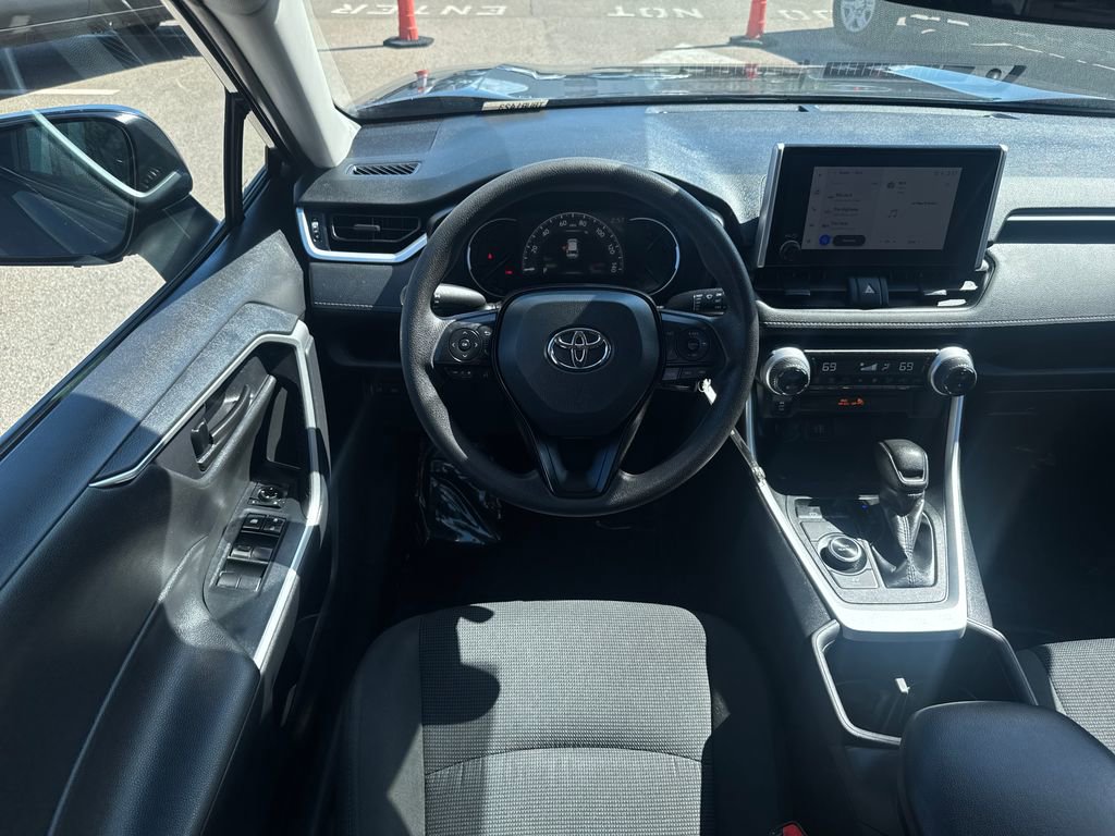 Used 2025 Toyota RAV4 LE AWD/4WD image 12