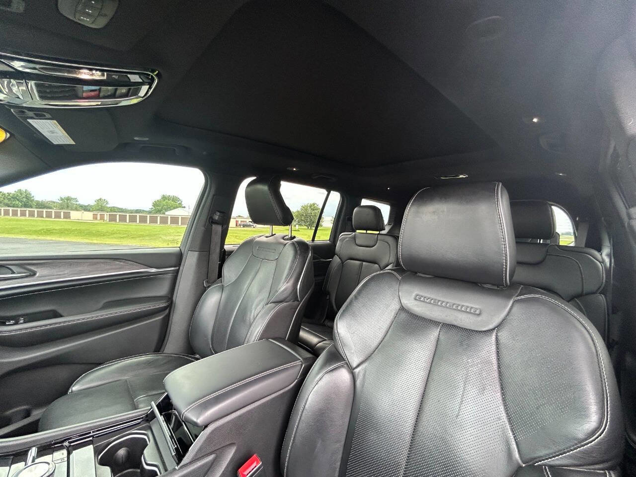 Used 2021 Jeep Grand Cherokee L Overland w/ Advanced Protech Group III image 11