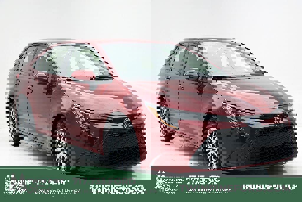 Used 2022 Toyota Corolla LE image 1