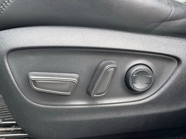 Used 2022 Toyota RAV4 XLE Premium AWD/4WD image 17