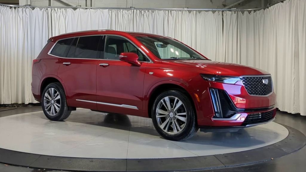 Used 2024 Cadillac XT6 Premium Luxury w/ Technology Package AWD/4WD image 2