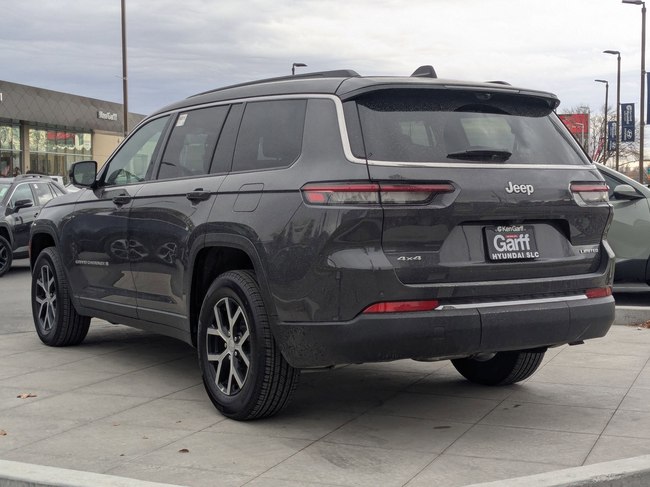 Used 2024 Jeep Grand Cherokee L Limited w/ Luxury Tech Group II image 7