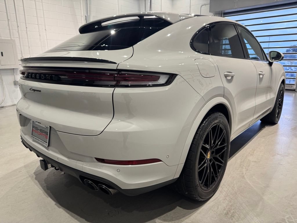 Used 2024 Porsche Cayenne Coupe w/ Premium Package Plus AWD/4WD image 7