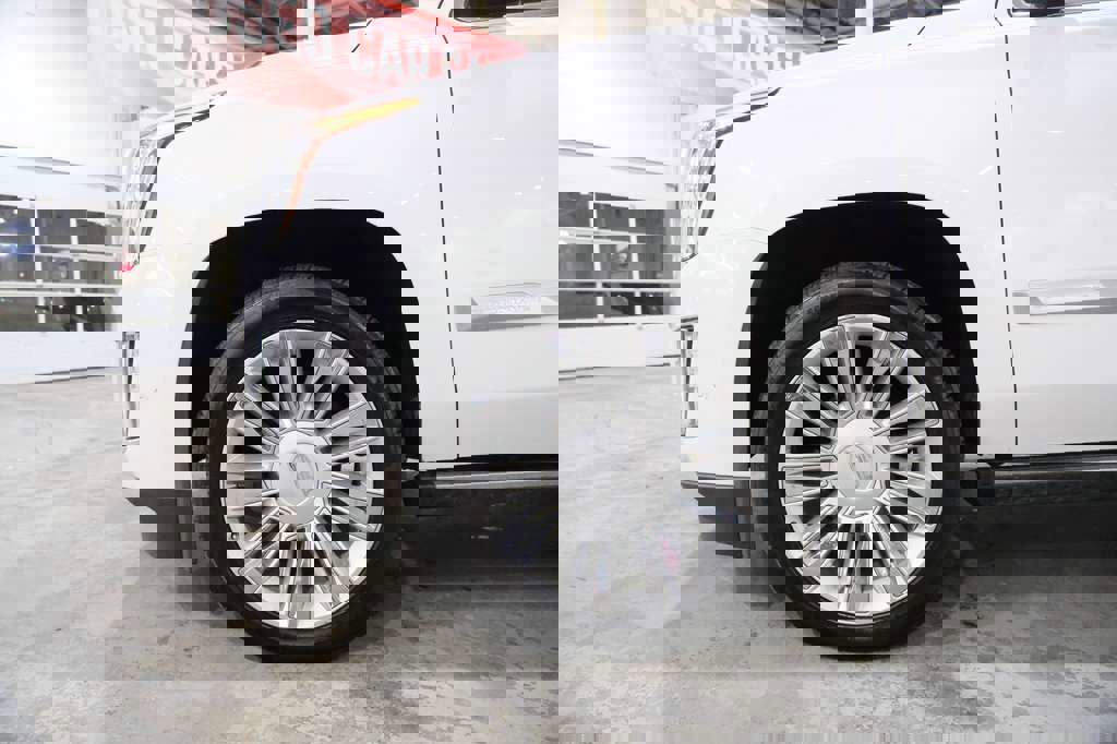 Used 2020 Cadillac Escalade ESV Platinum image 5