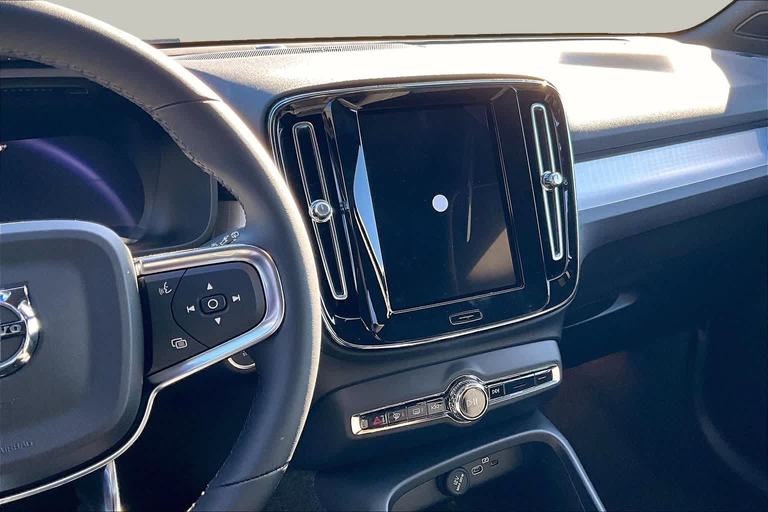 New 2026 Volvo XC40 B5 Ultra w/ Protection Package Premier AWD/4WD image 8