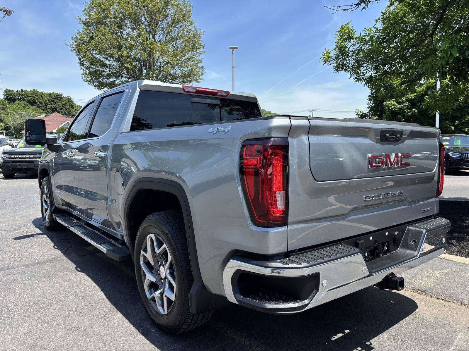 Used 2026 GMC Sierra 1500 SLT w/ SLT Premium Plus Package AWD/4WD image 4