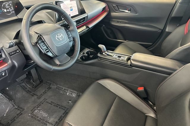 Used 2025 Toyota Prius Plug-In Hybrid FWD image 11