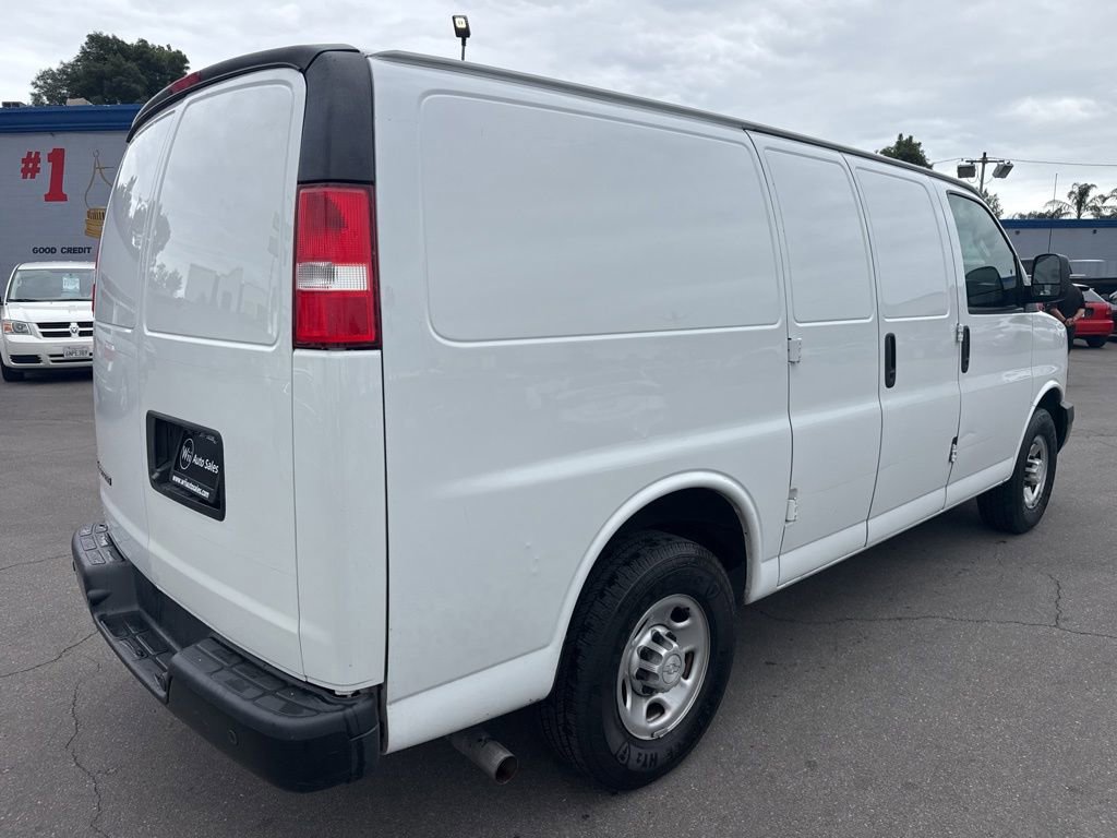 Used 2020 Chevrolet Express 2500 RWD image 4