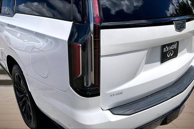 Used 2023 Cadillac Escalade ESV Sport Platinum w/ LPO, ONYX Package AWD/4WD image 30