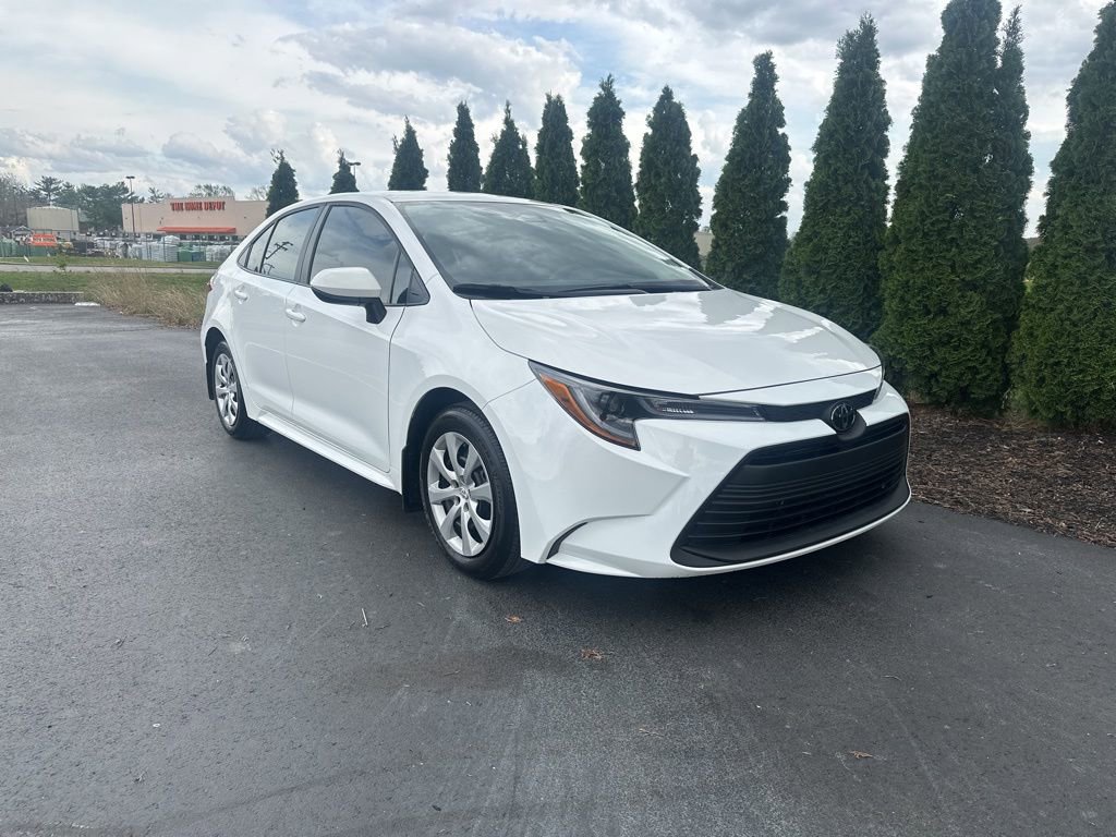 Certified 2025 Toyota Corolla LE image 2