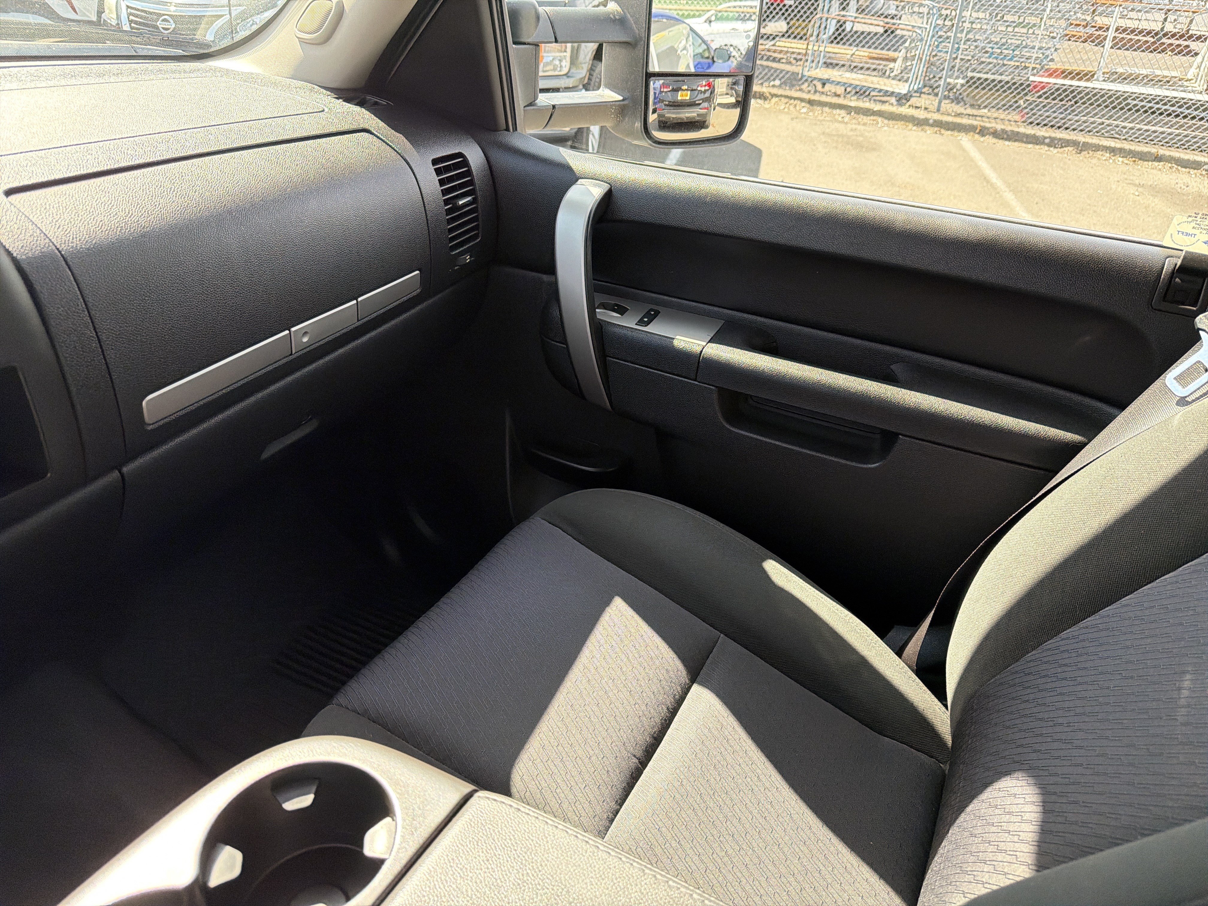 Used 2010 GMC Sierra 2500 SLE w/ Suspension Package, Off-Road RWD image 23