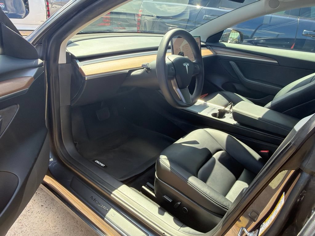 Used 2022 Tesla Model 3 Long Range AWD/4WD image 2