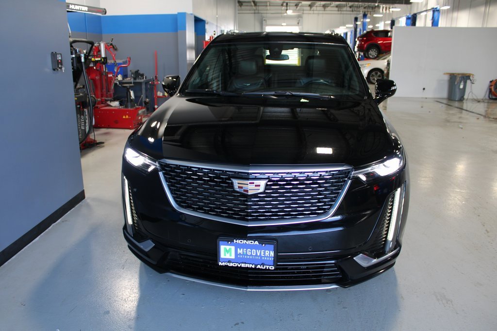 Used 2020 Cadillac XT6 Premium Luxury image 3
