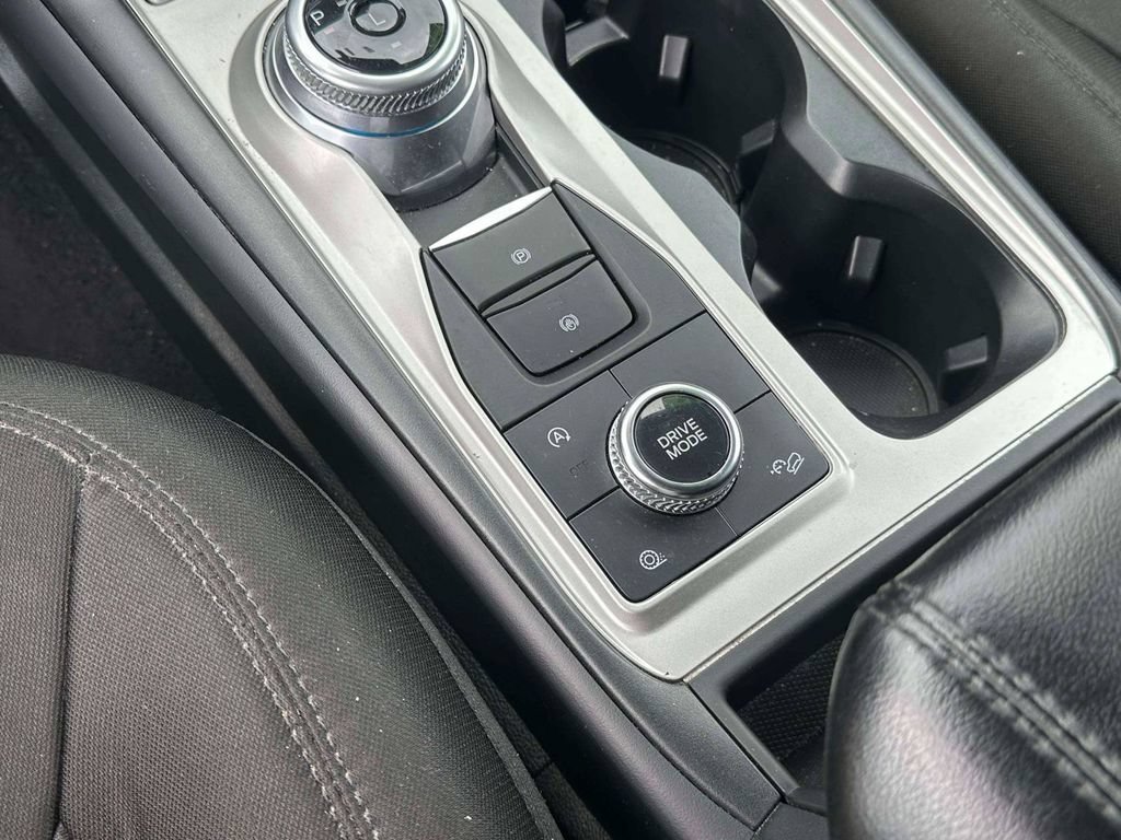 Used 2023 Ford Explorer XLT AWD/4WD image 32