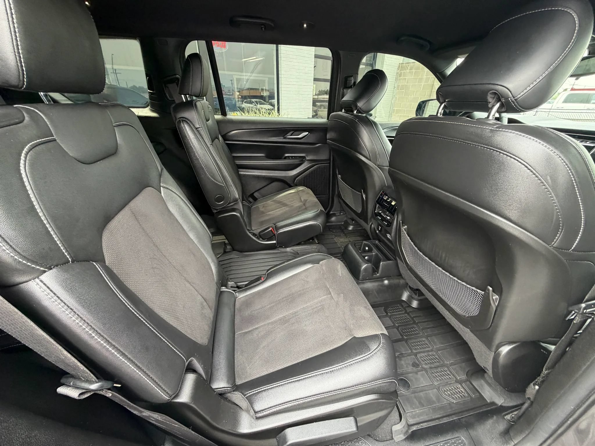 Used 2023 Jeep Grand Cherokee L Laredo AWD/4WD image 16