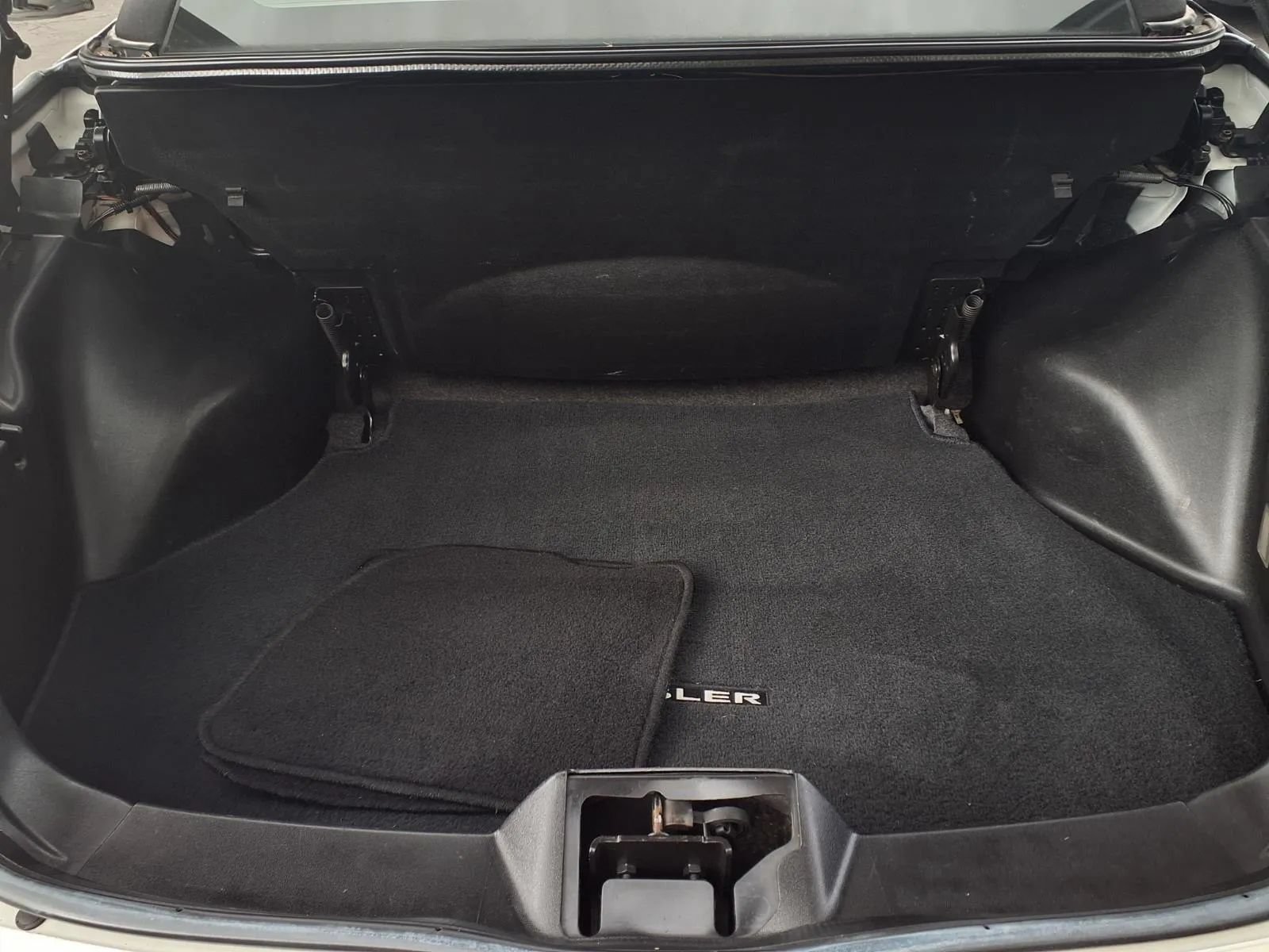 Used 2012 Chrysler 200 Touring FWD image 9