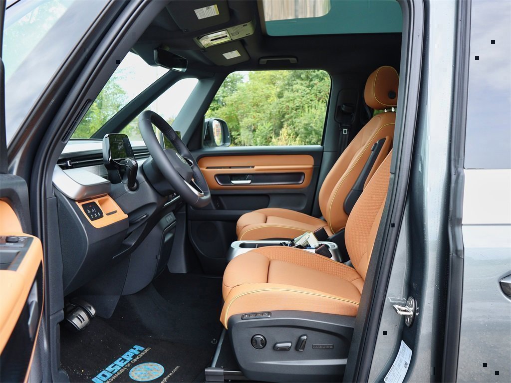 New 2025 Volkswagen ID. Buzz Pro S Plus image 12