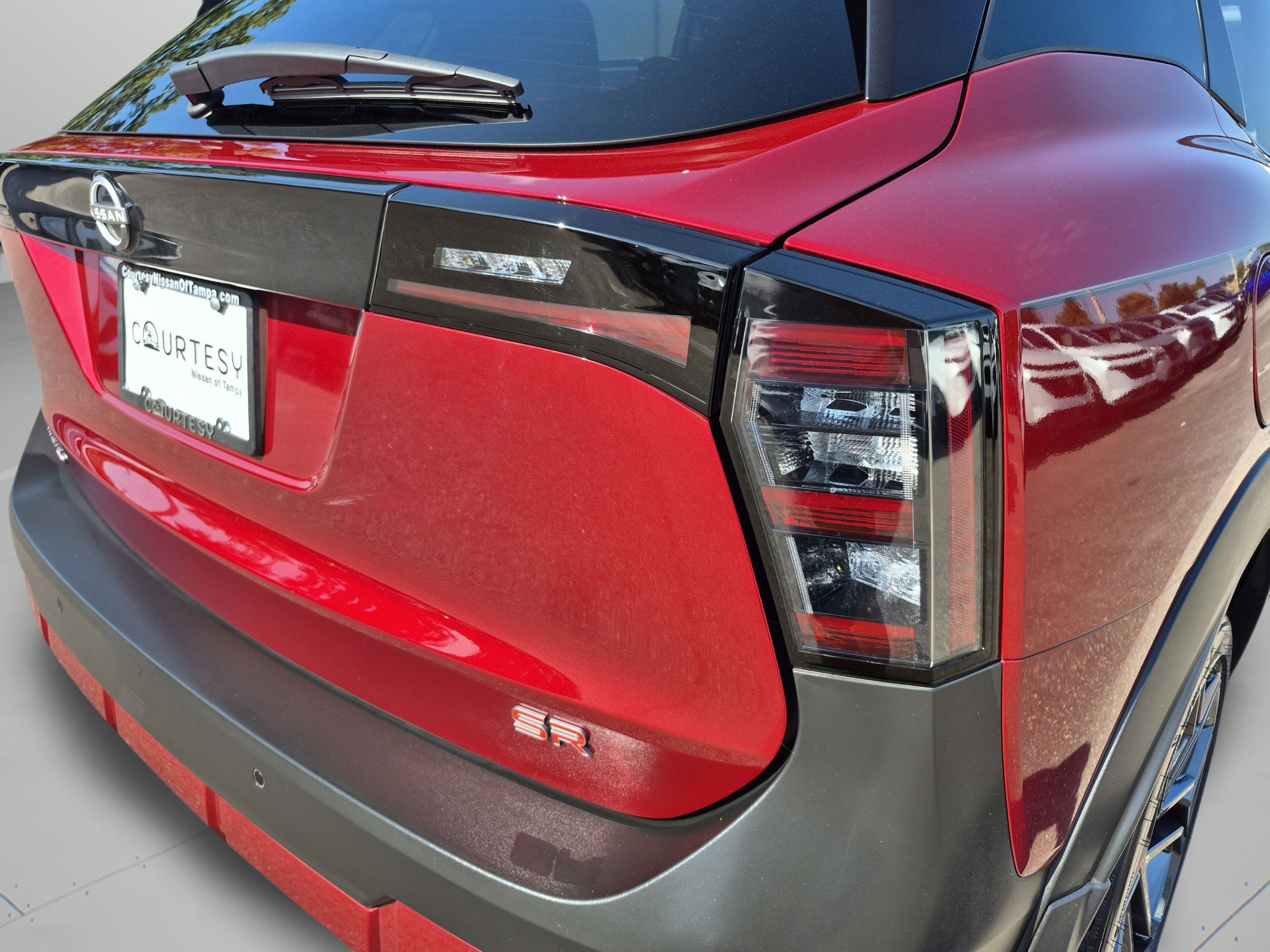 Certified 2025 Nissan Kicks SR FWD image 36