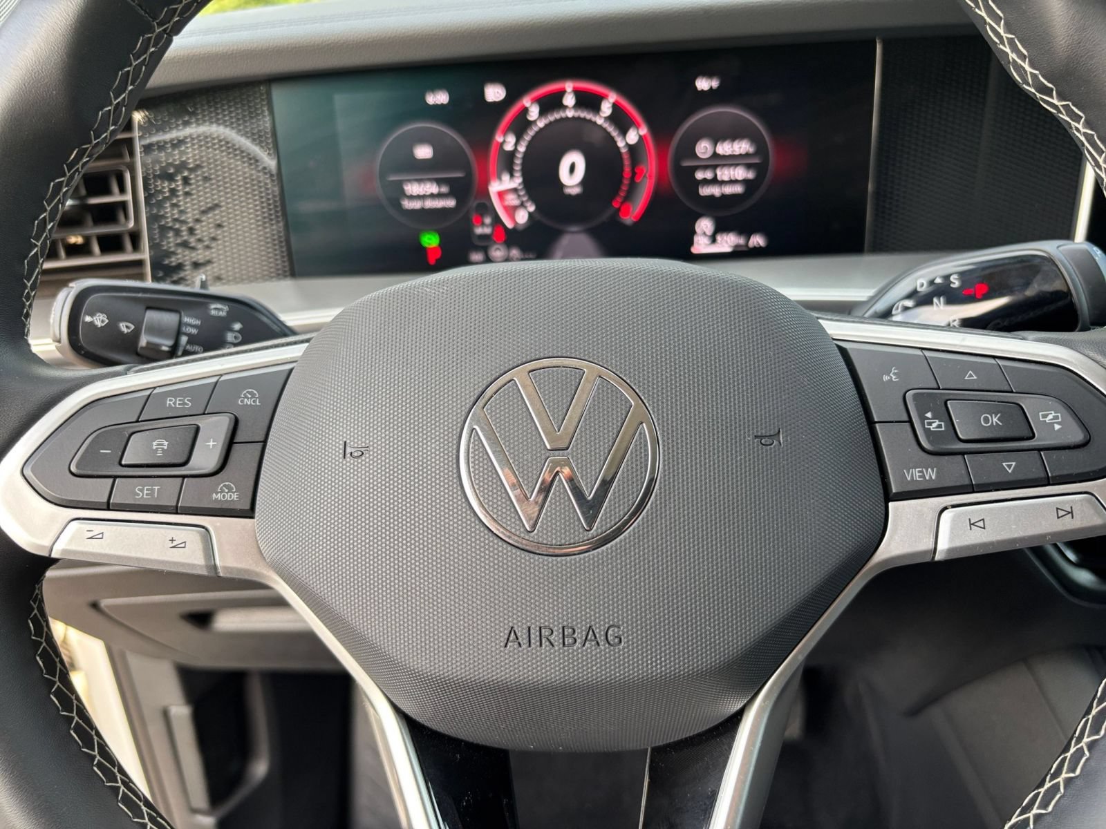 Used 2026 Volkswagen Tiguan SE AWD/4WD image 28