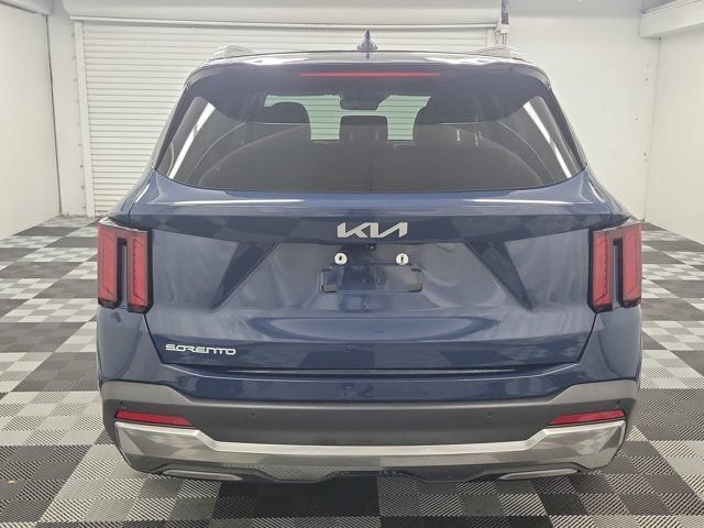 Used 2024 Kia Sorento S w/ Panoramic Sunroof Package FWD image 5
