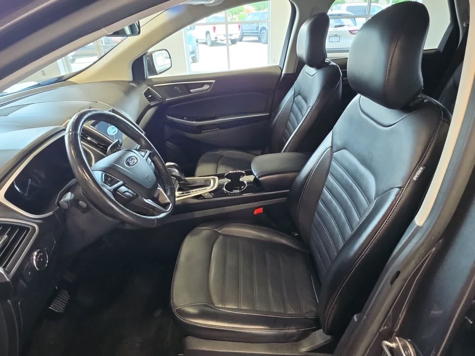 Used 2018 Ford Edge SEL w/ Equipment Group 201A AWD/4WD image 17