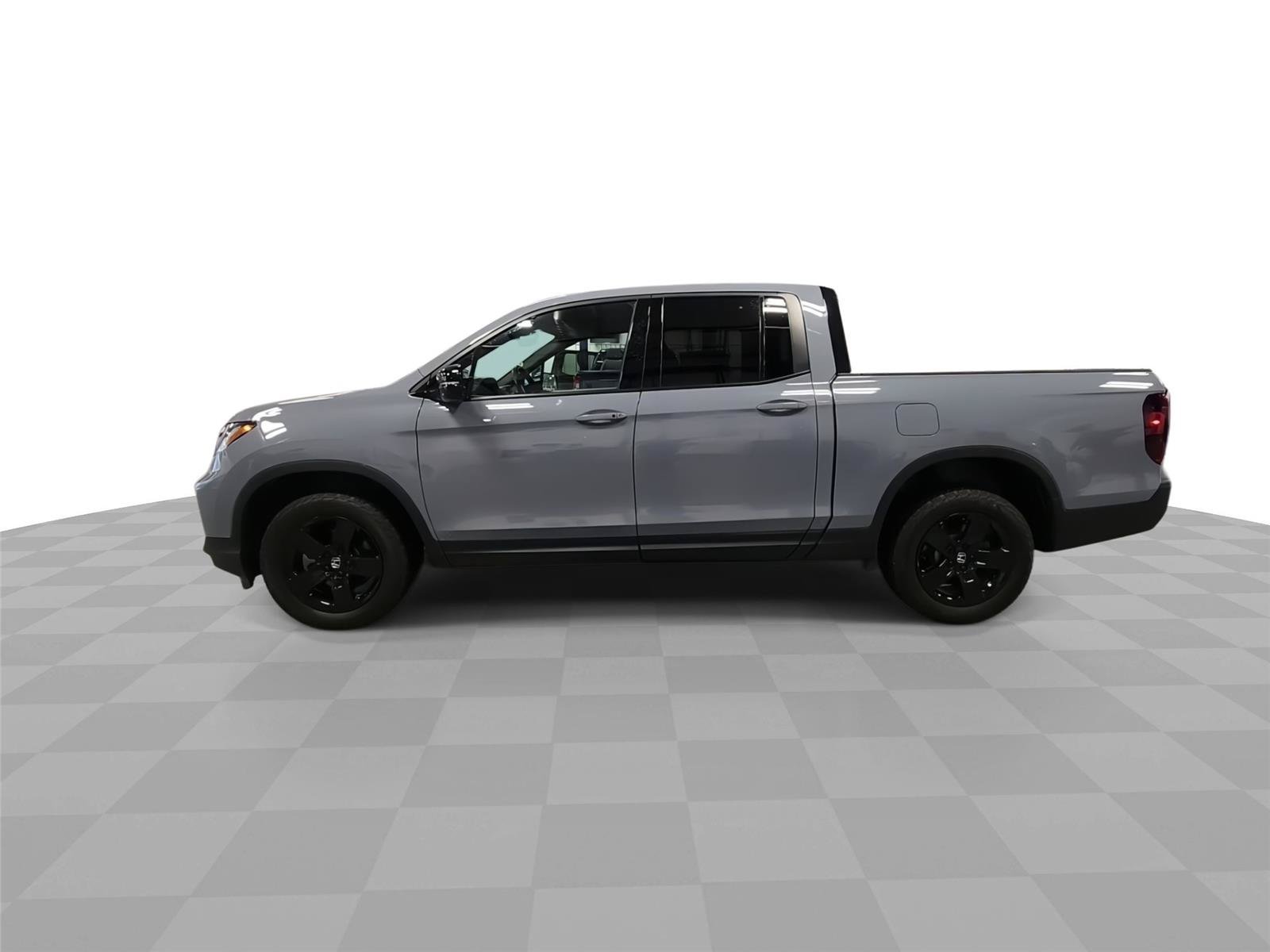 Used 2025 Honda Ridgeline Black Edition image 4