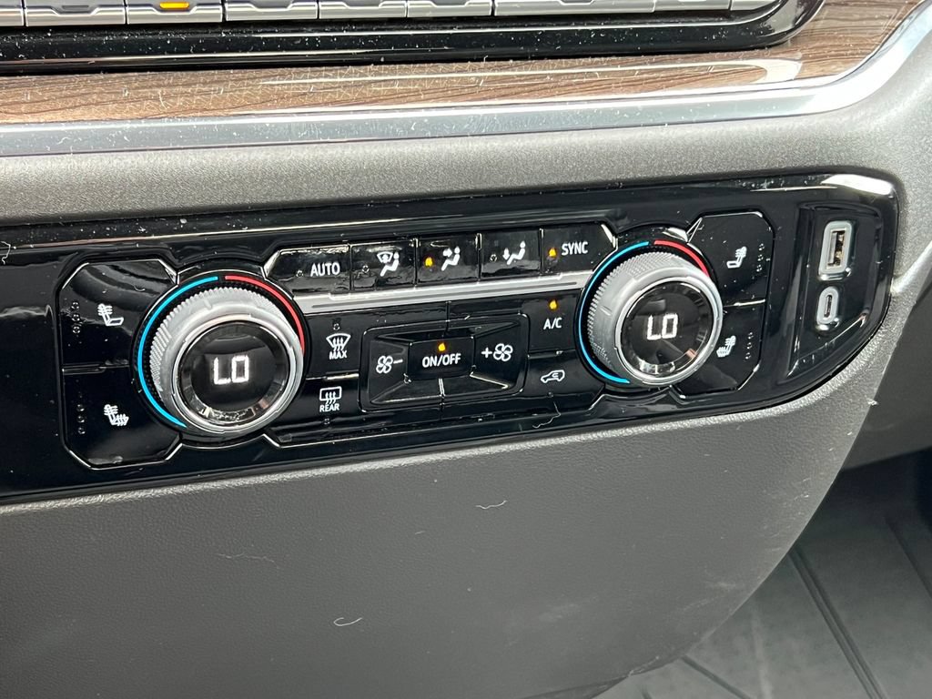 Used 2024 Chevrolet Silverado 1500 LT AWD/4WD image 25