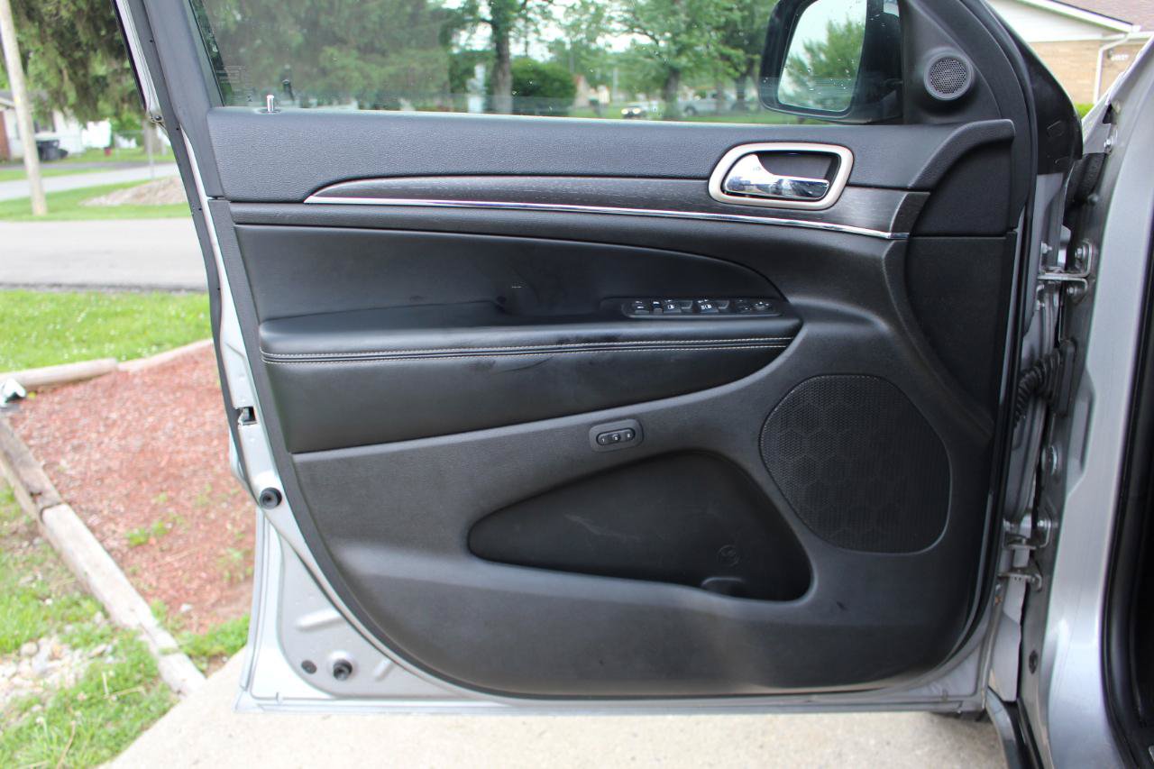 Used 2016 Jeep Grand Cherokee Limited AWD/4WD image 12