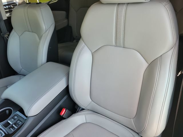 Used 2025 Honda Pilot Touring image 15