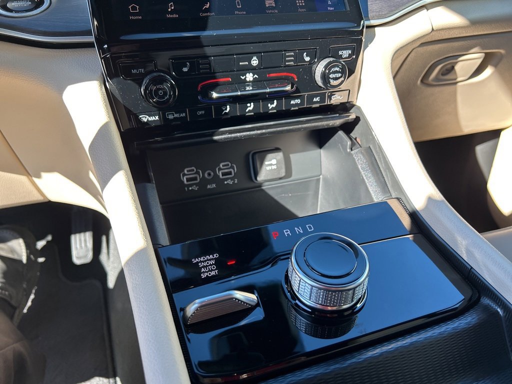New 2025 Jeep Grand Cherokee L Limited image 16